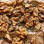 ΚΑΡΥΔΙΑ ΜΕ ΘΥΜΑΡΙ ΚΑΙ ΑΛΑΤΙ