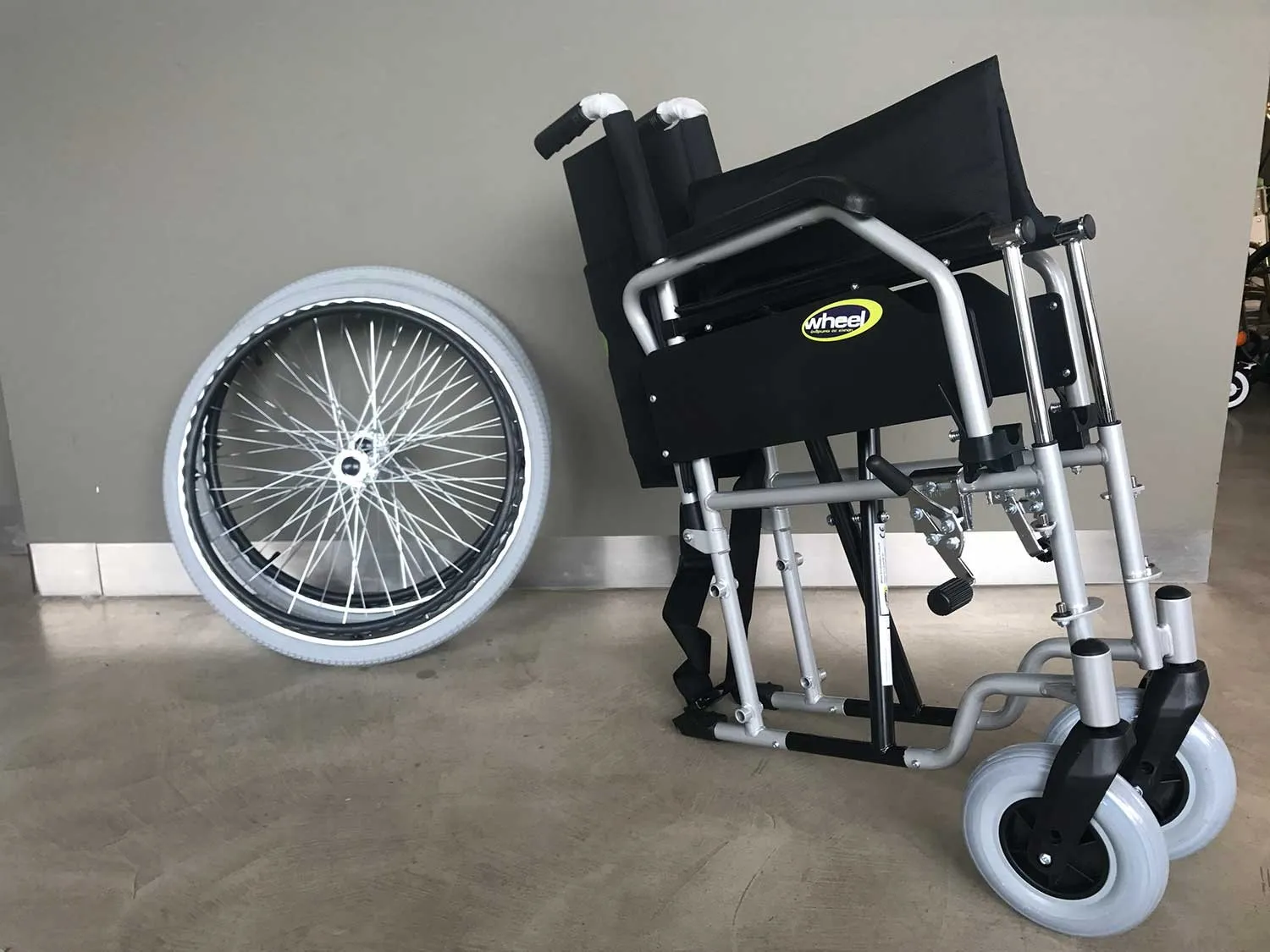 ΑΜΑΞΙΔΙΟ ΑΠΛΟΥ ΤΥΠΟΥ ΕΞΩΤΕΡΙΚΟΥ ΧΩΡΟΥ ECONOMY 24″